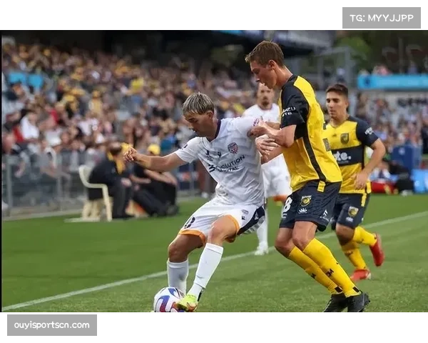 墨尔本胜利依靠杰拉西奇精彩进球，在澳超半场领先珀斯光荣